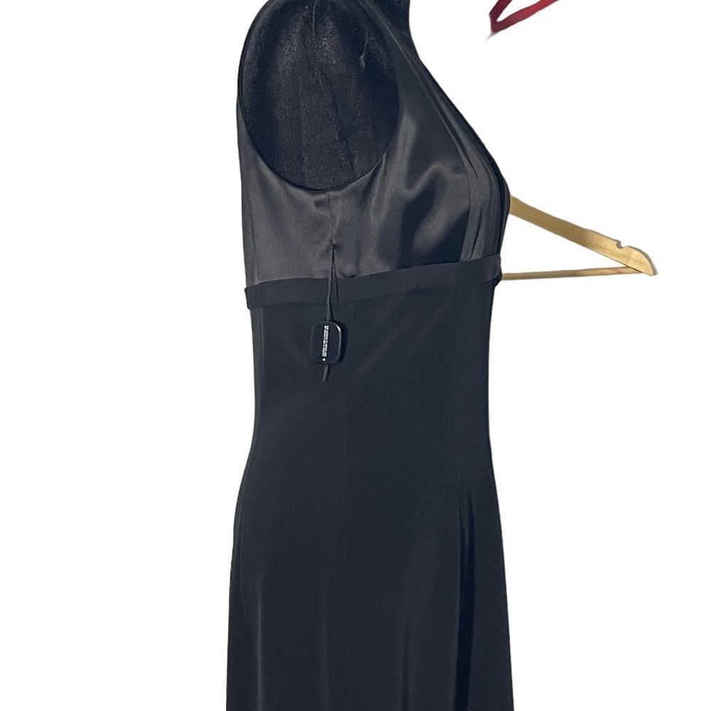 Tahari Vintage Black Low V-Neck Gown Size 6 - Picture 6 of 15